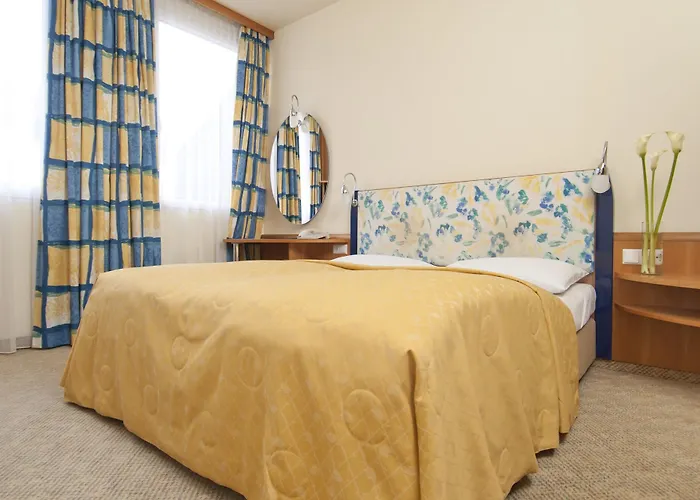 Starlight Hotel 4*