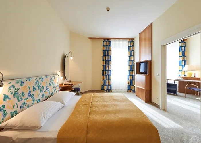 Starlight Hotel