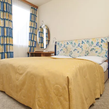 Starlight Mérleg Szálloda 4*