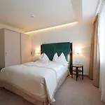 Starlight Hotel
