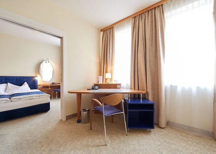 מלון Starlight 4*